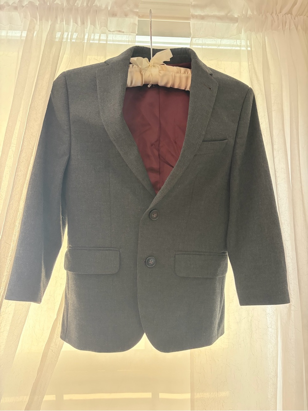 Joseph Abboud Dark Charcoal Sport Coat with Burgundy Lining Boy’s Size 10